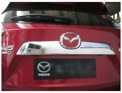 Chrom lita kufru nad SPZ Mazda CX5 Facelift